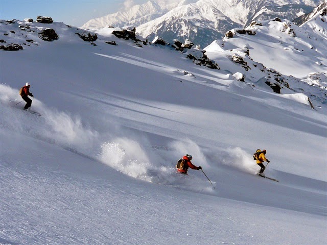 Heli skiing in Kashmir