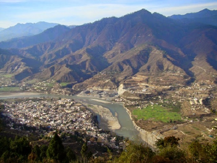 Srinagar - Nestled in the foothills of the Himalayas