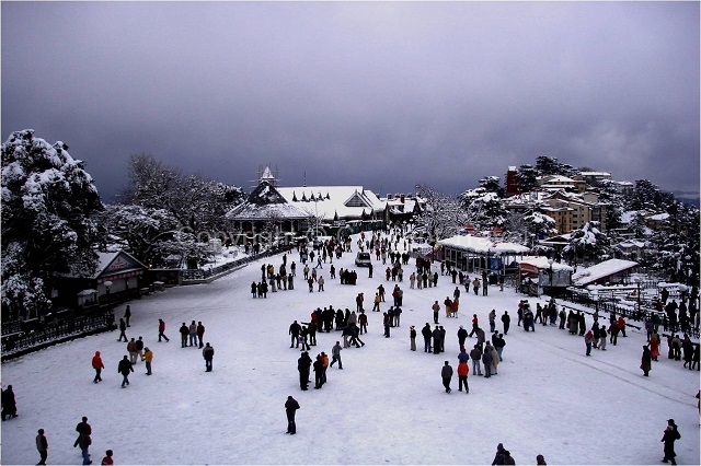 With stunning snowy peaks and lush valleys, Himachal Pradesh is among country’s most popular destinations for a relaxing getaway. 