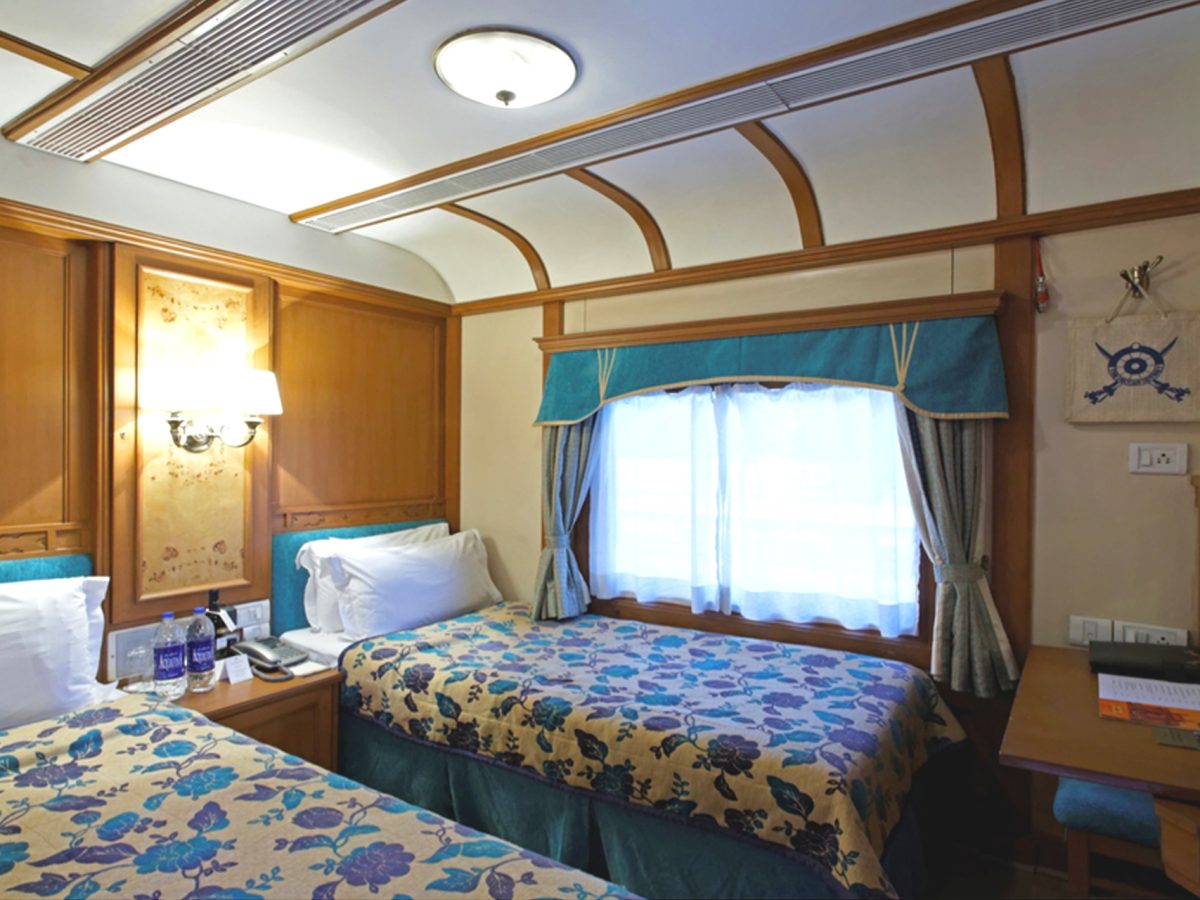 Deluxe Twin Bed Cabin
