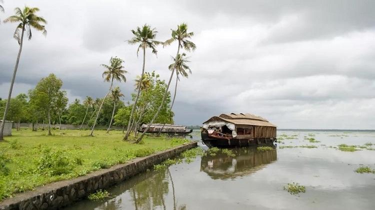 Kerala has two rainy seasons, the first starts in June and the second in mid-October and finally ends around mid-November.