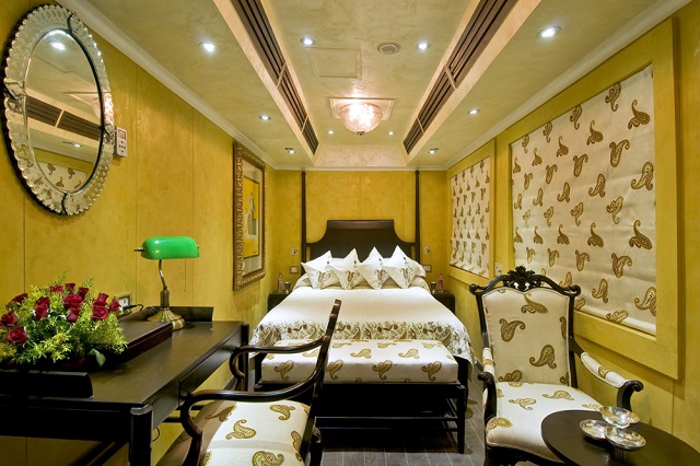 palace on wheels super deluxe suite