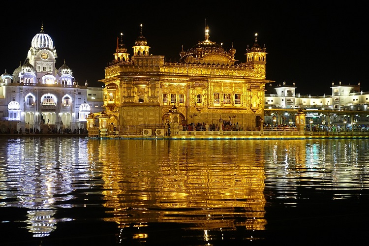 Visit the Golden Temple in Amritsar