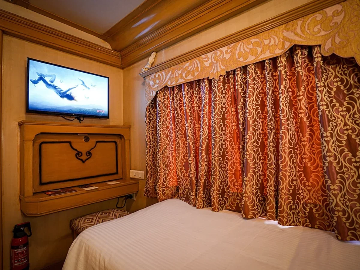 Twin Bed Cabin