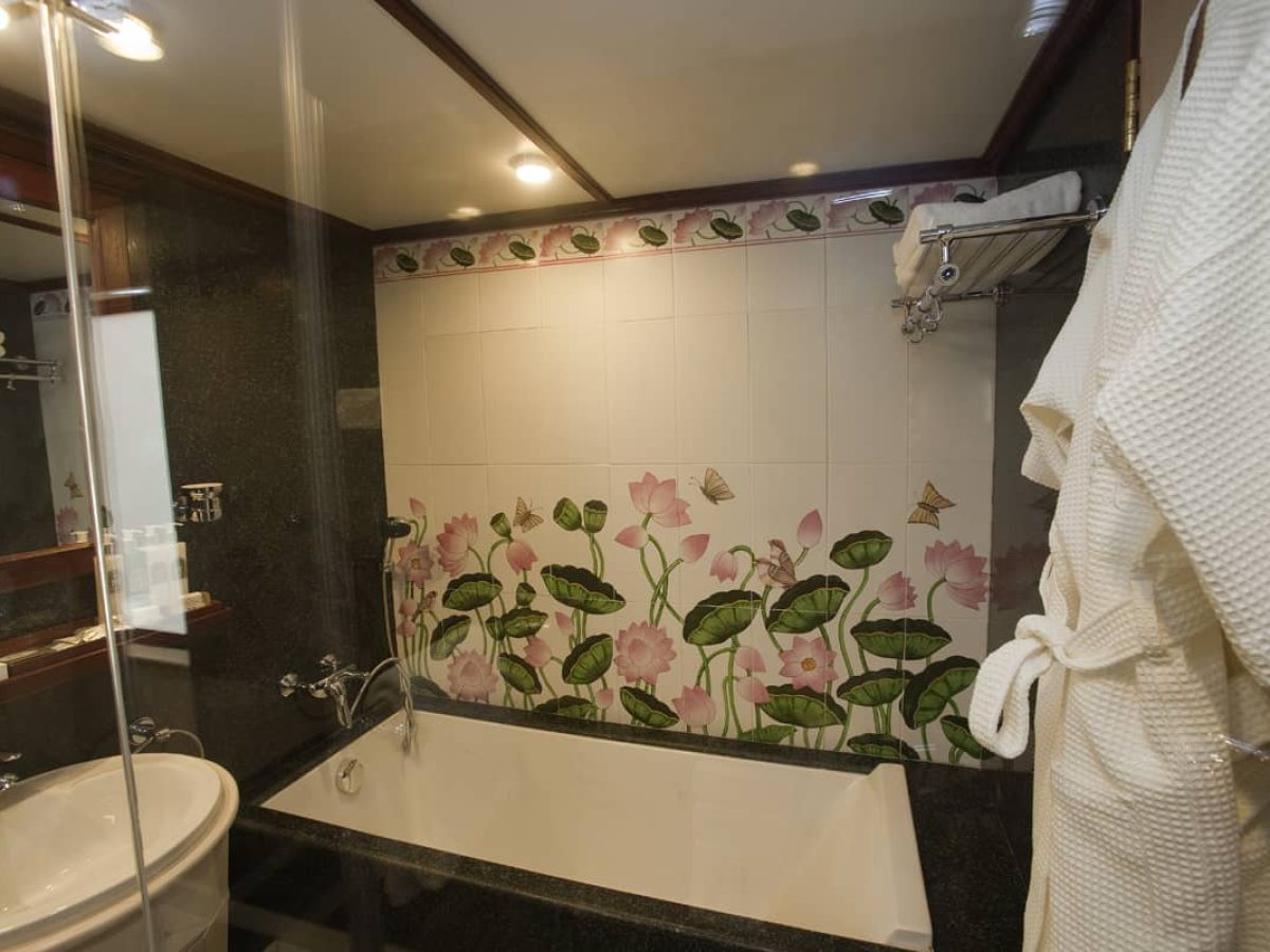 Attached Bathroom Presidential Suite