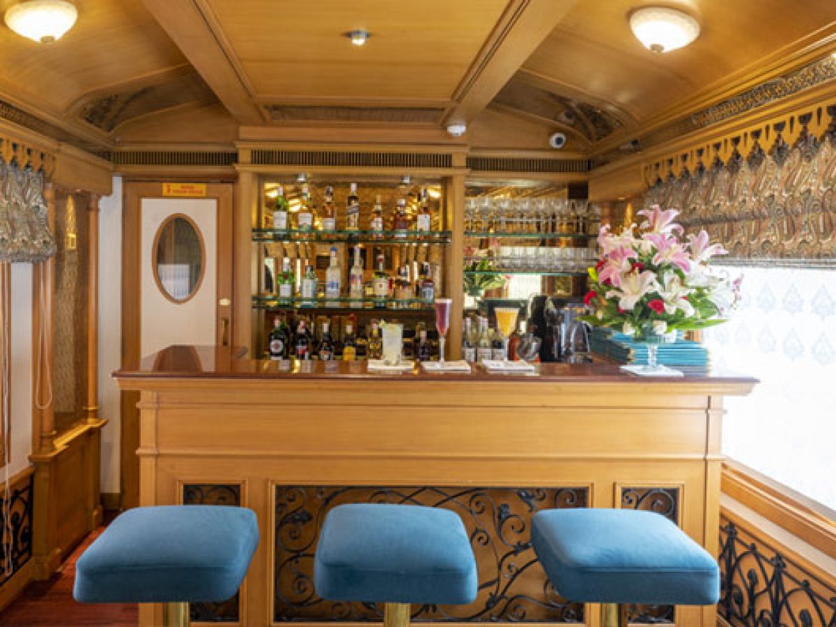 Lounge Bar