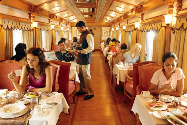 How do duration and pace differ between the two trains