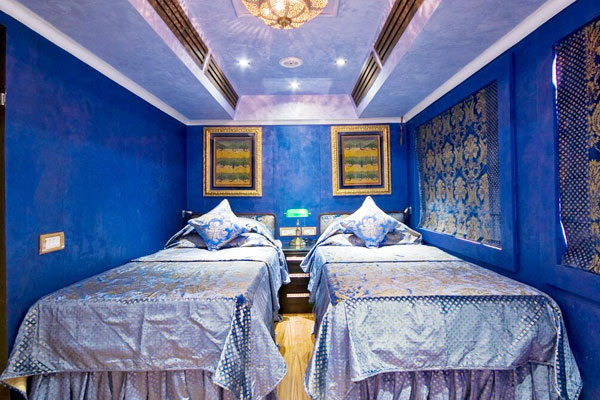 Is the Golden Chariot romantic enough for a South India honeymoon