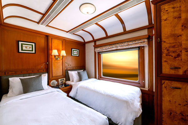 Which Indian luxury trains offer the most interesting culinary routes