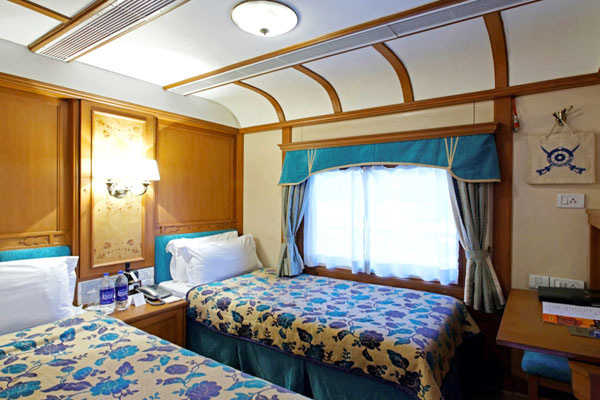 Which luxury trains in India does this pricing guide cover