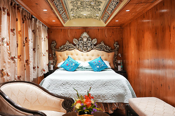 Maharajas Express luxury train
